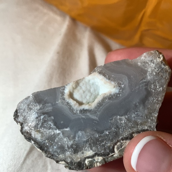 A mystery bag full of about 12-16 rocks/crystals. - Picture 2 of 8